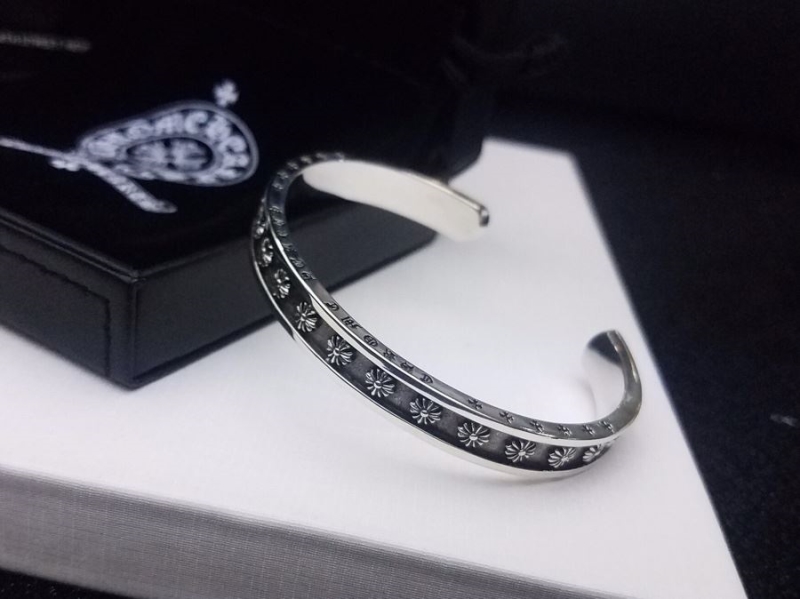 Ch*0me He**ts bracelets